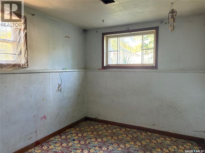 Property Photo: 911 23rd Street W SK S7L 0A5
