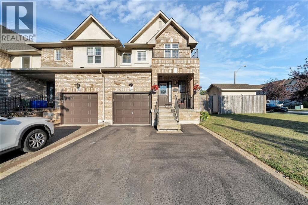 Photo de la propriété:  37 Meadow Wood Crescent  ON L8J 3Z7 