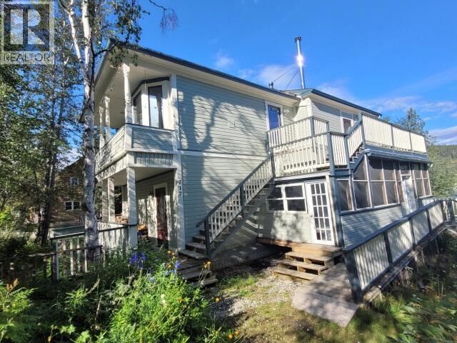 Photo de la propriété:  717 8th Avenue  YT Y0B 1G0 