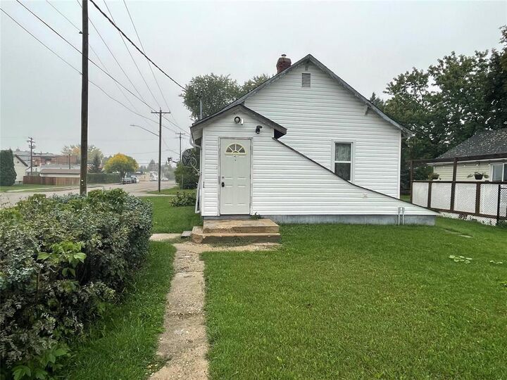 Property Photo:  108 Toronto Street  MB R0K 0H0 