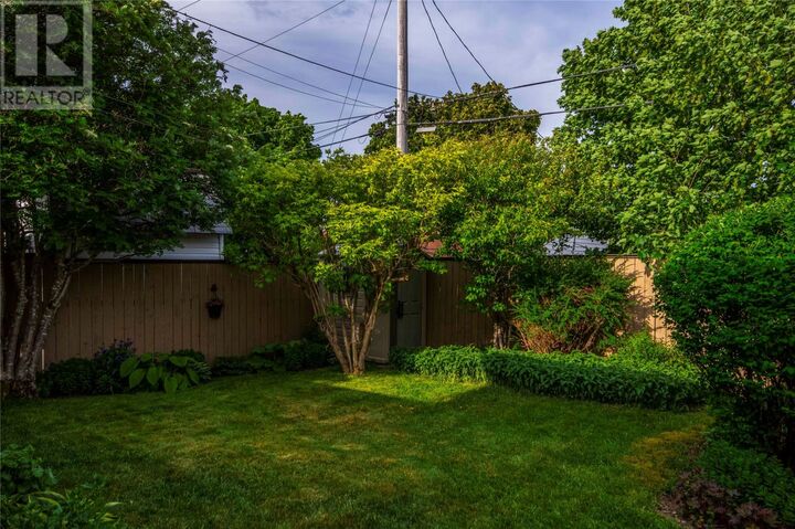 Property Photo:  20 Jane Heights  NL A1L 1E6 