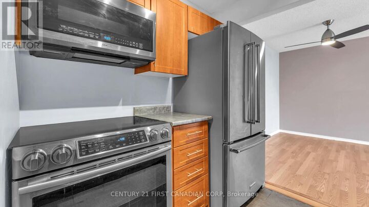 Property Photo:  739 Deveron Crescent 203  ON N5Z 4Y1 
