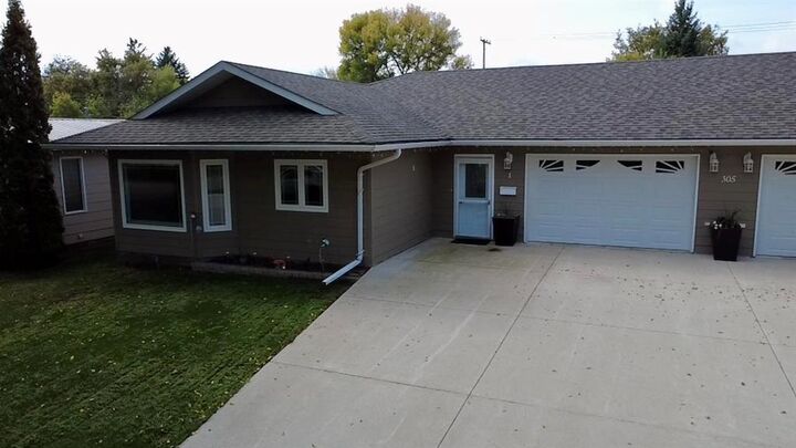 305 Lovett Street South  Deloraine MB R0M 0M0 photo
