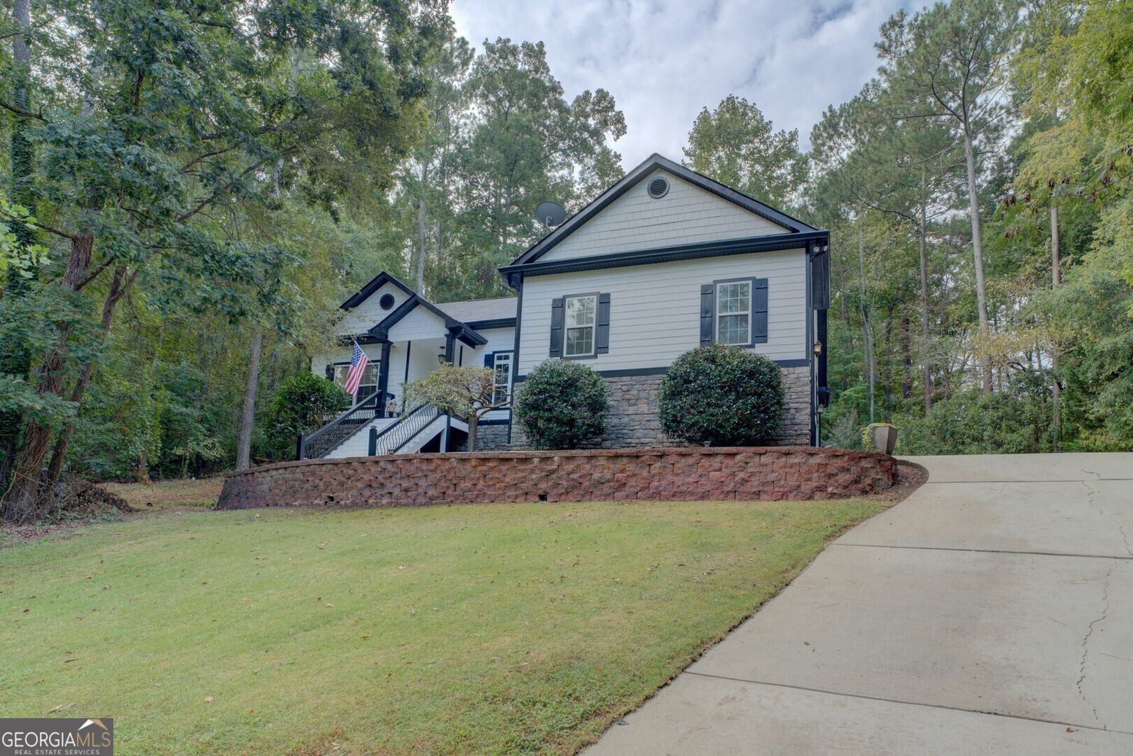 Property Photo:  716 E Mourning Dove Court  GA 31064 