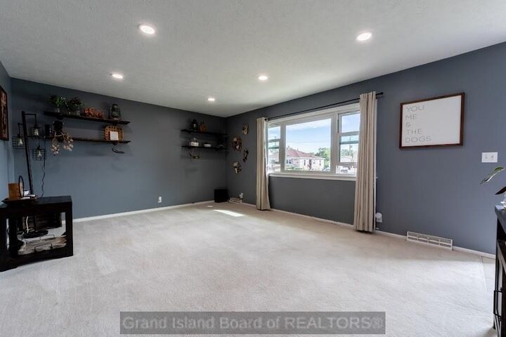 Property Photo: 2132 W 10th St NE 68803