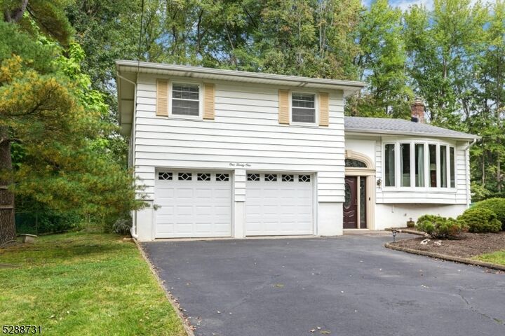 Property Photo:  121 Windsor Way  NJ 07922 