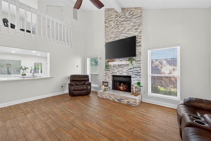 Property Photo: 5323 Windsong Trail TX 77084