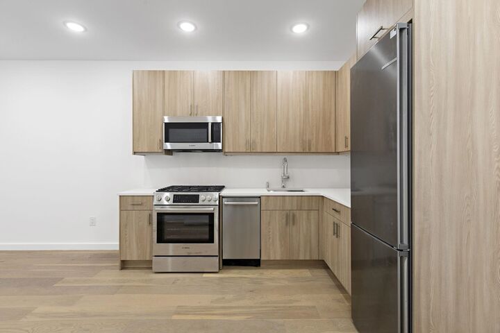 Property Photo: 364 8th St 3L NJ 07302