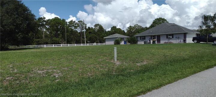 Property Photo: 12 Quail Roost Road FL 33852
