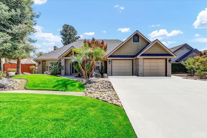 5503 W Sweet Drive  Visalia CA 93291 photo