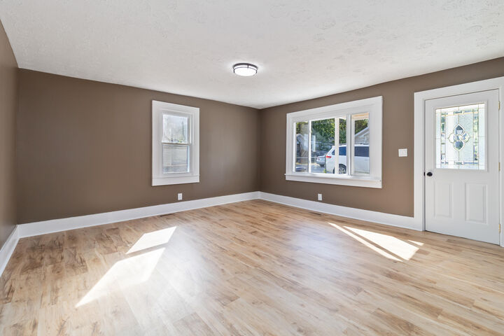 Property Photo: 327 Saint Charles Street KY 40601