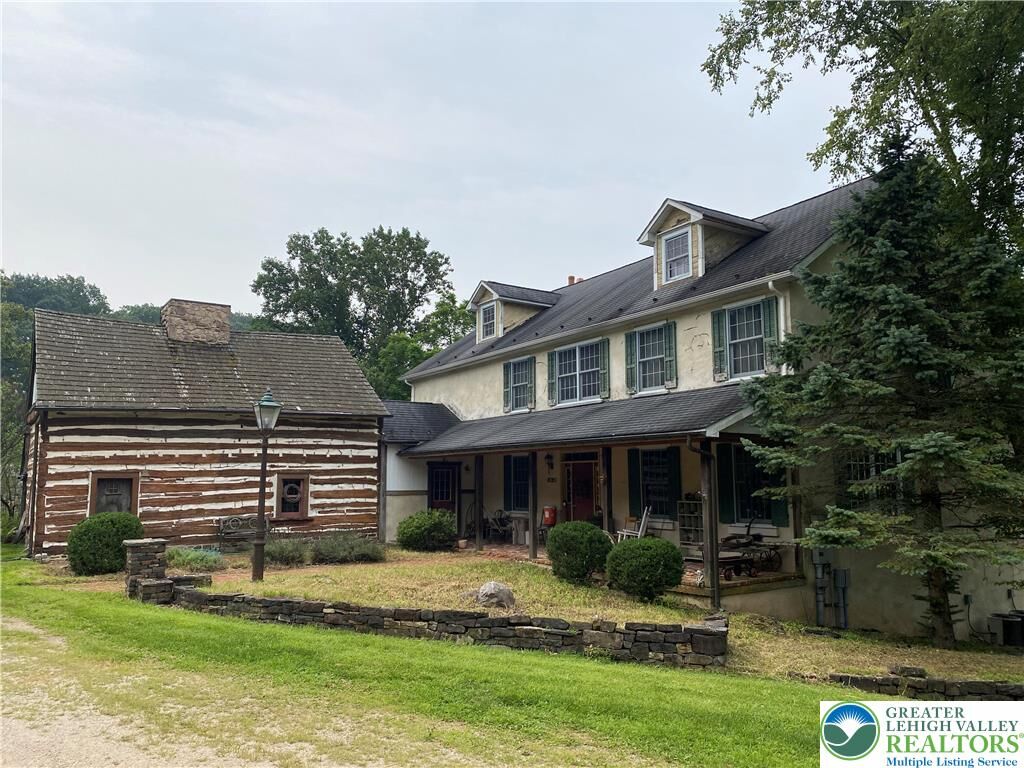 Property Photo:  1425 Highpoint Road  PA 18036 