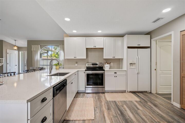 Property Photo: 1830 Killdeer Court FL 34293