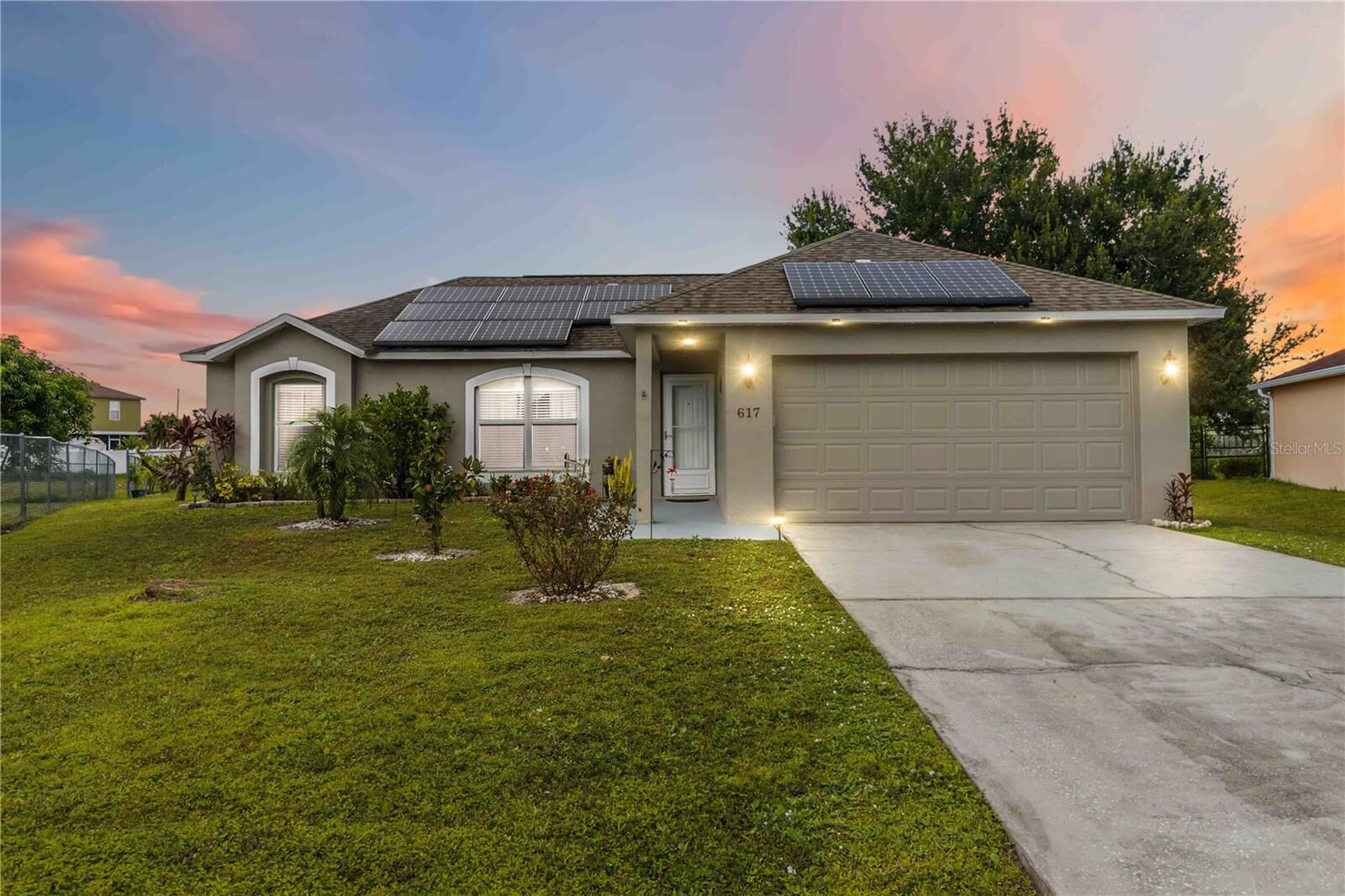 Property Photo:  617 Notre Dame Way  FL 34759 