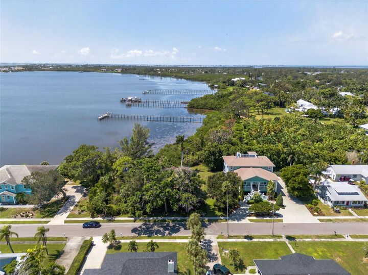 Property Photo: 508 84th Street NW FL 34209