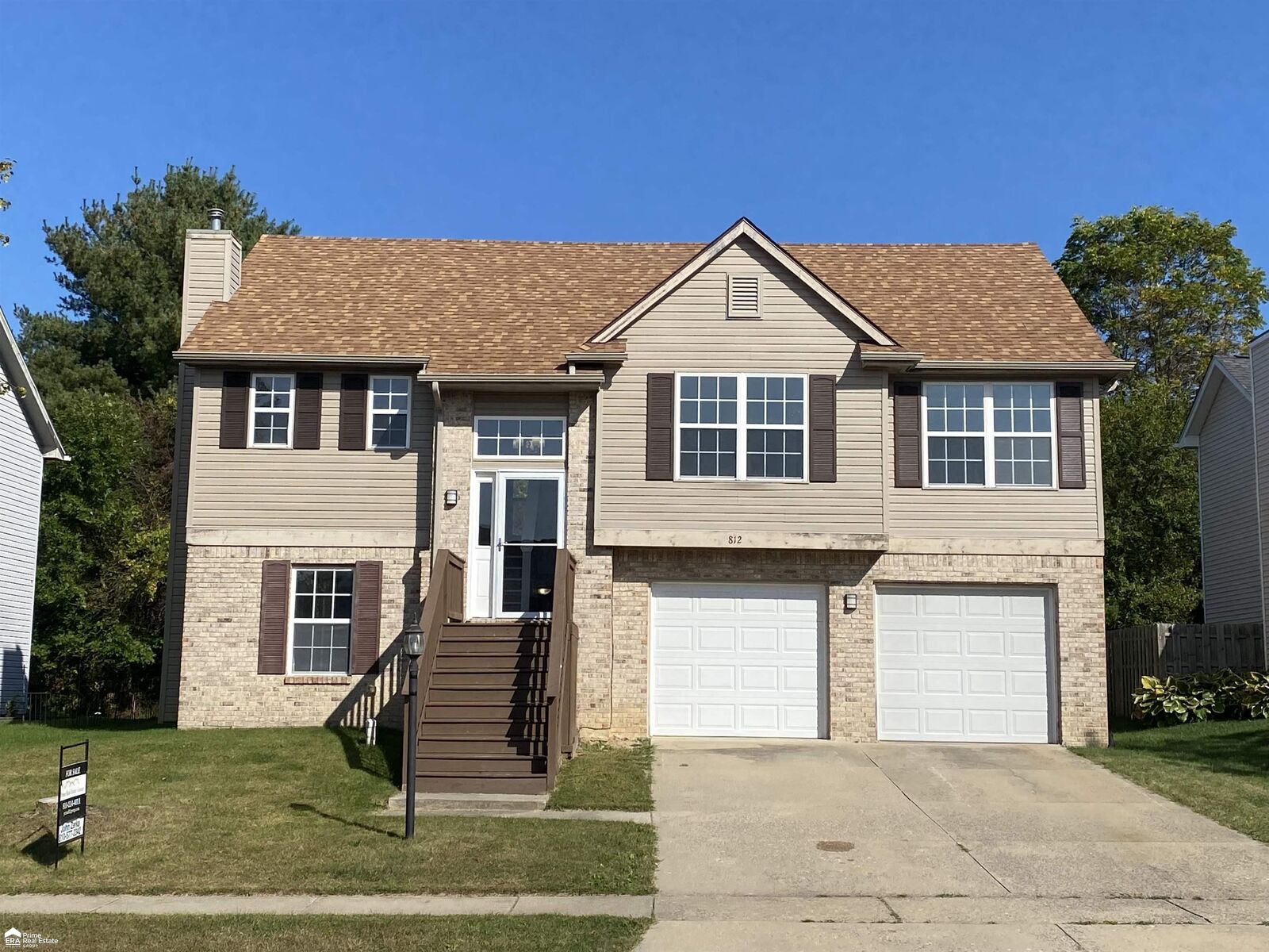Property Photo:  812 Star Drive  MI 48423 