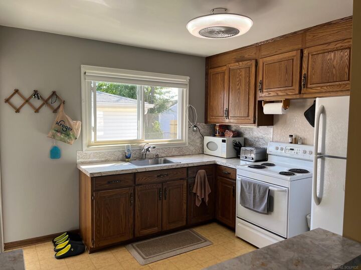 Property Photo:  28648 Groveland Street  MI 48066 