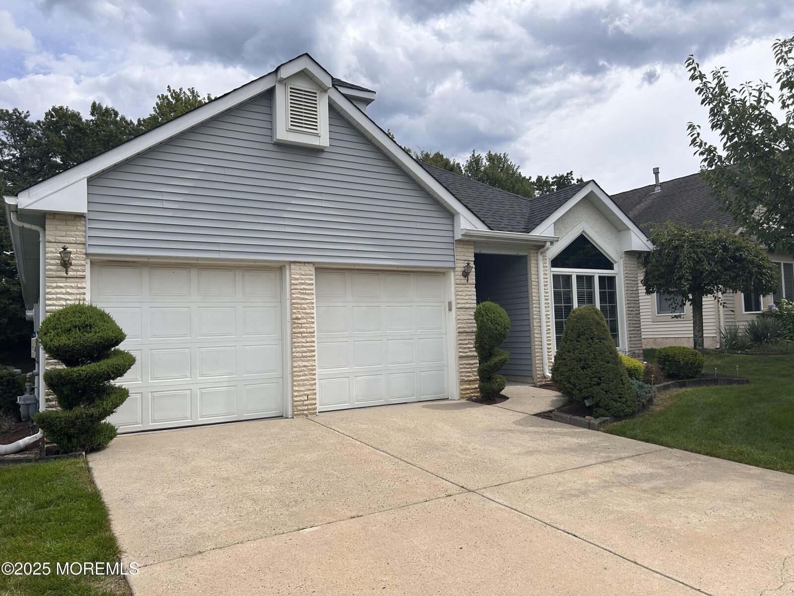 Property Photo:  2263 S Chanticleer Court  NJ 08755 
