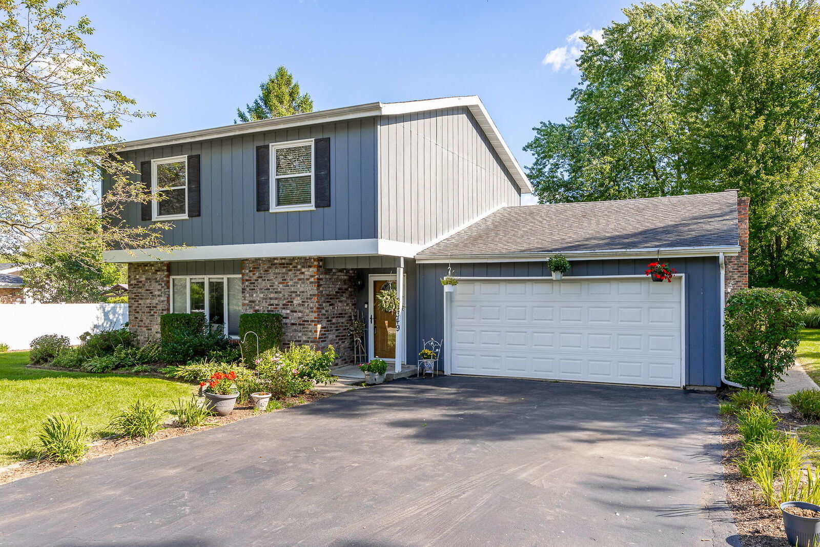 Property Photo: 24349 W Camelot Road IL 60404