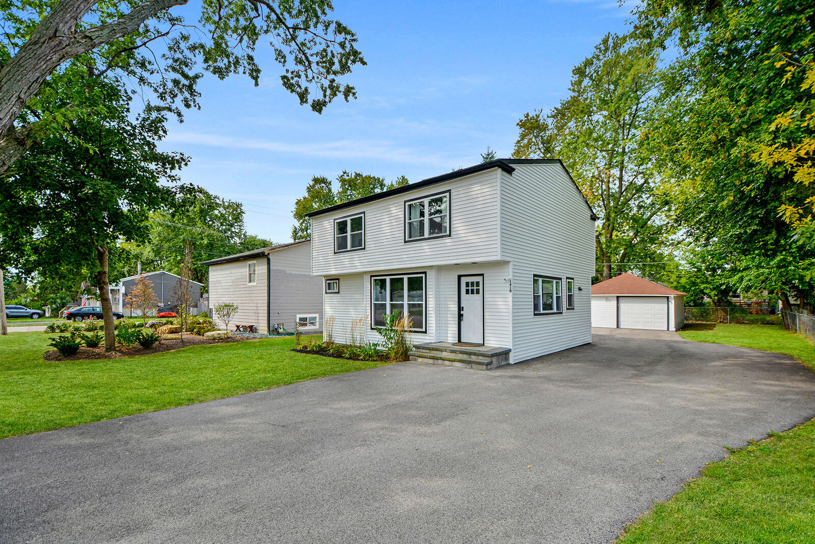 Property Photo:  1410 Juneway Terrace  IL 60073 