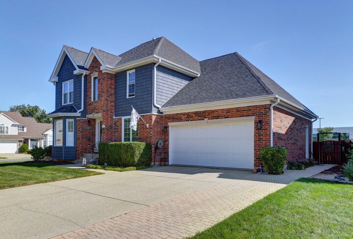 Property Photo: 47 S Josephine Court IL 60016