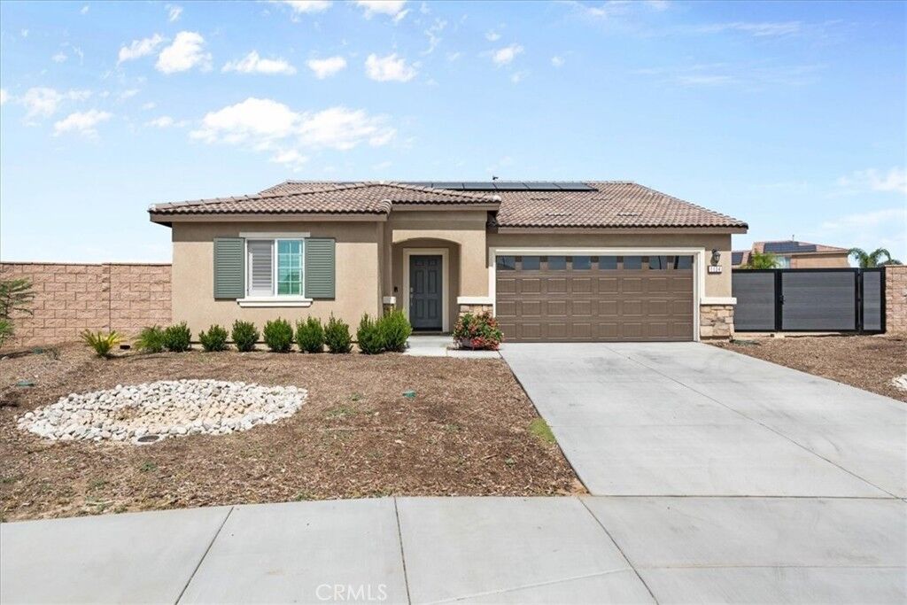 Property Photo:  1134 Everlasting Drive  CA 92571 
