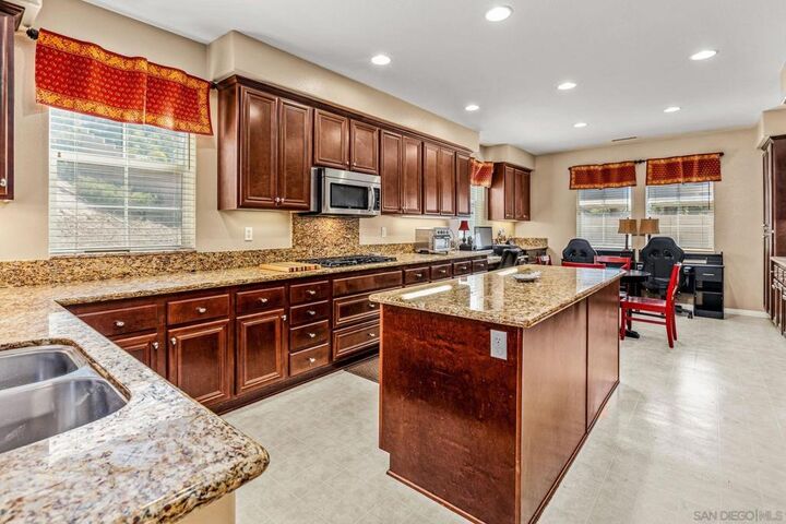Property Photo:  32137 Sycamore Ct  CA 92592 