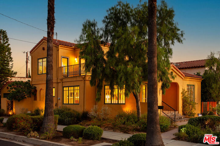 Property Photo: 938 E Palm Avenue CA 91501