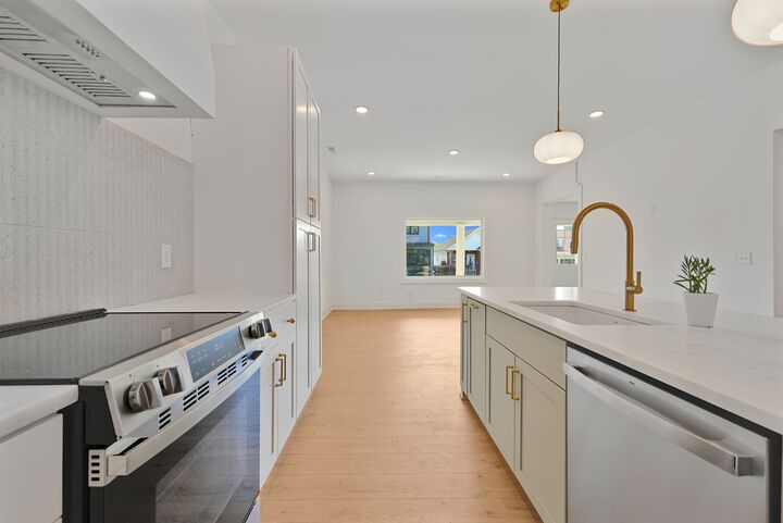 Property Photo:  100 Maury St  TN 37210 