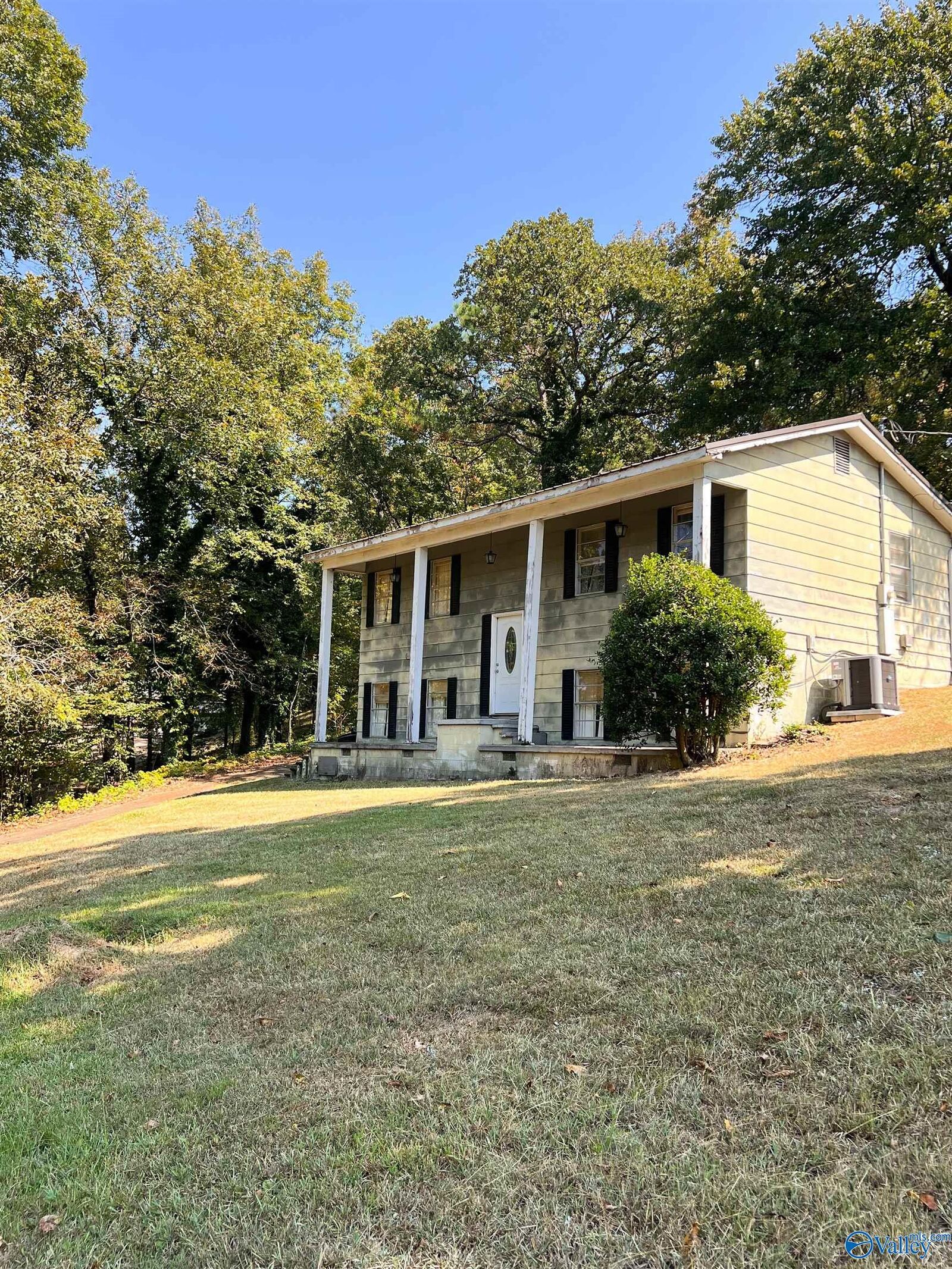 Property Photo: 3625 South Valley Road AL 35907