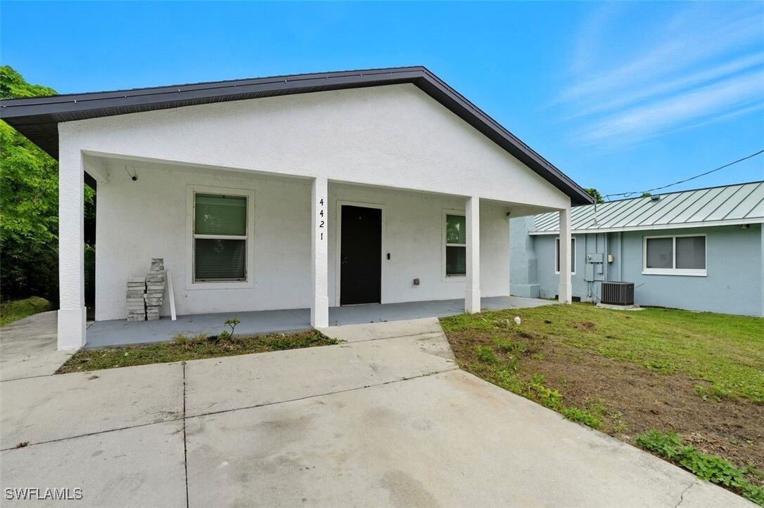 Property Photo:  4421 Bessie Avenue  FL 33905 