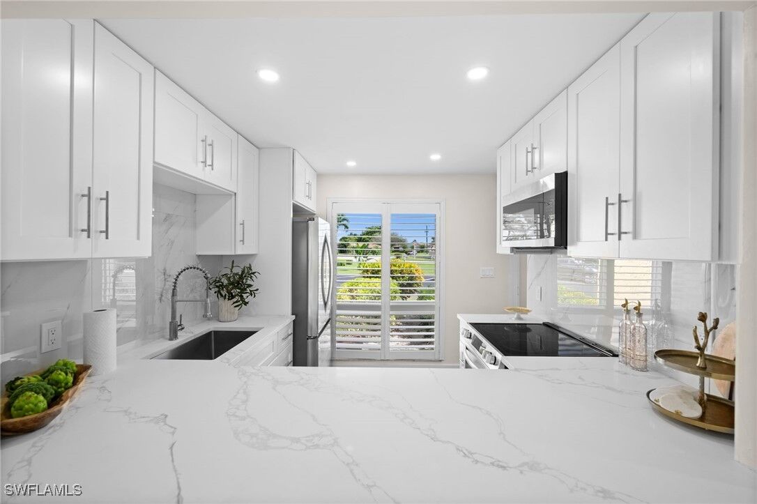 Property Photo:  378 Palm Drive 1  FL 34112 