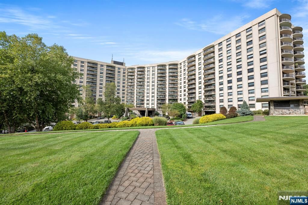 Property Photo: 2 Claridge Drive 10ew NJ 07044