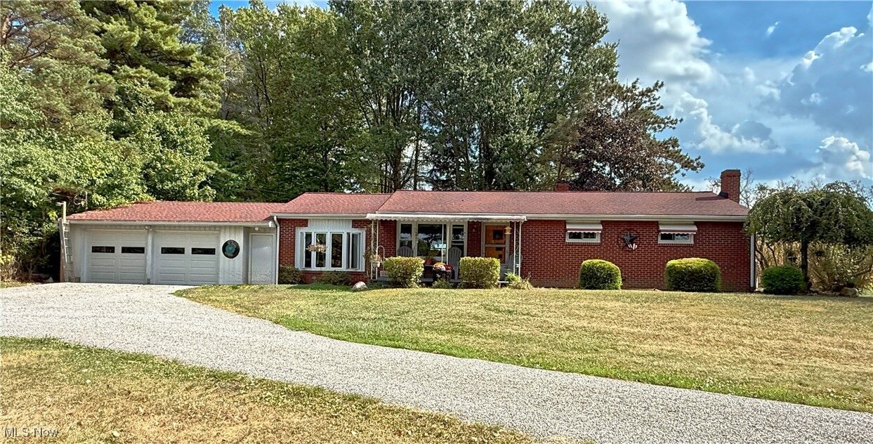 Property Photo: 31085 Georgetown Road OH 44460