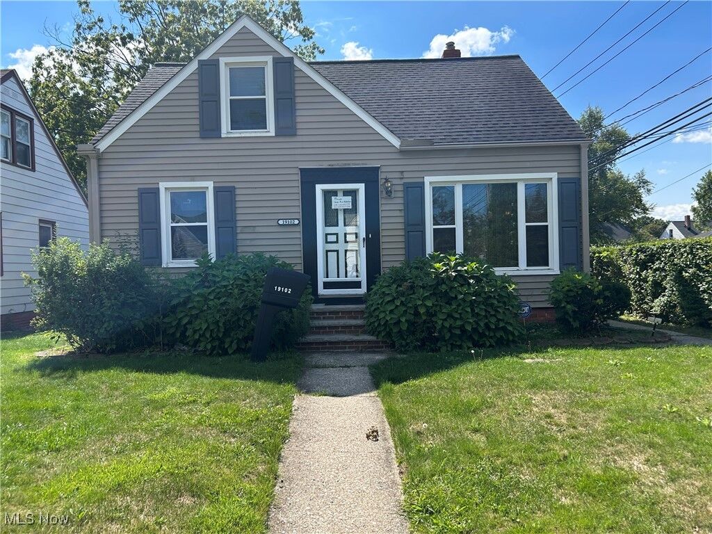 Property Photo:  19102 Ridgewood Avenue  OH 44122 