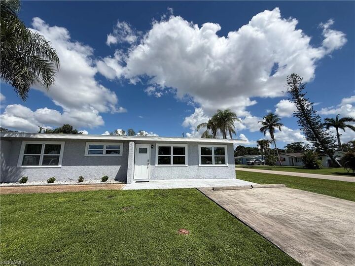 Property Photo:  6677 Fiesta Way  FL 33919 