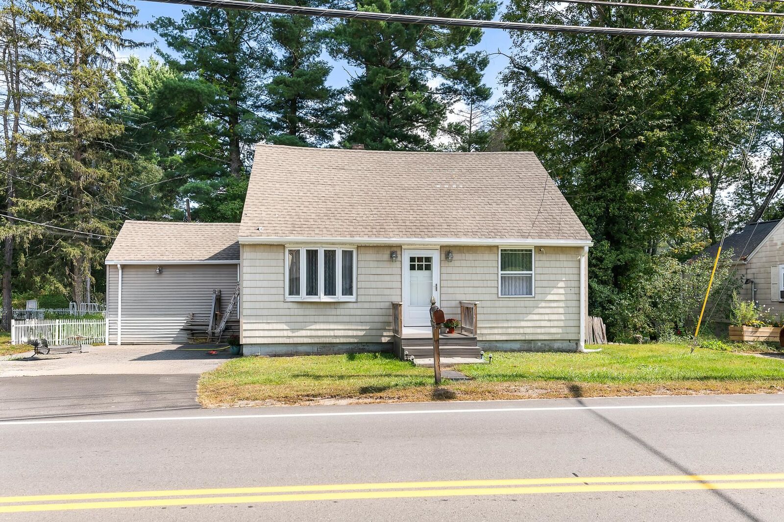 Property Photo:  22 North Main Street  NH 03079 