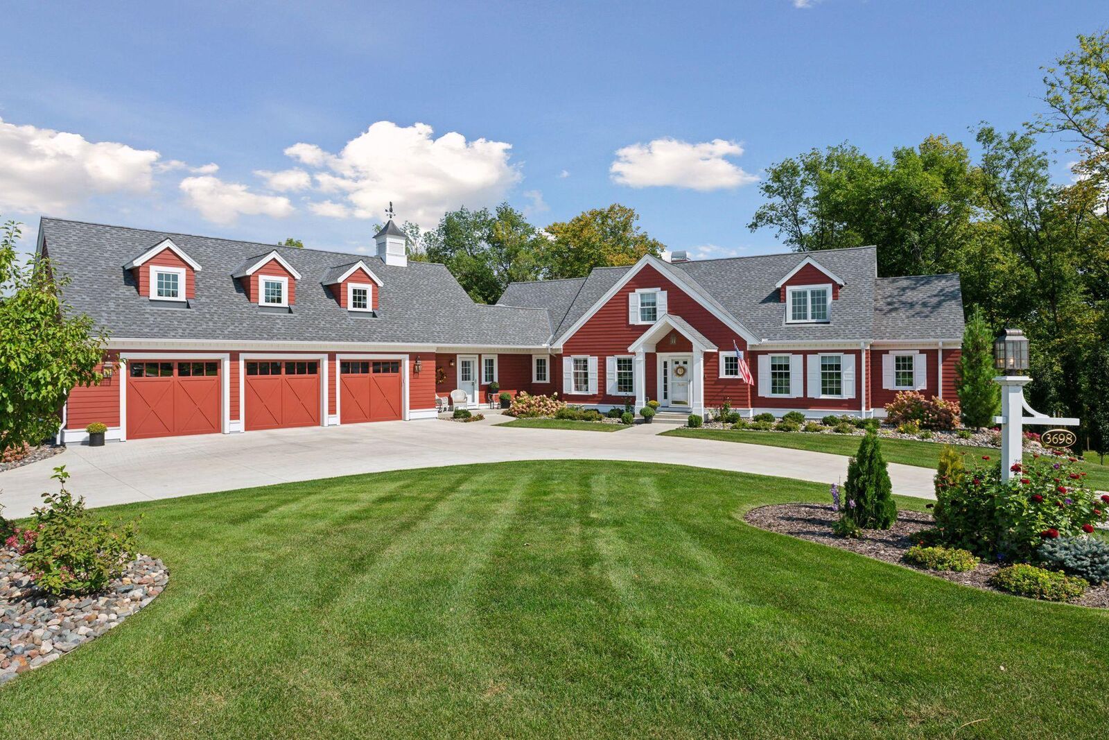 Property Photo:  3698 Woodland Cove Parkway  MN 55331 