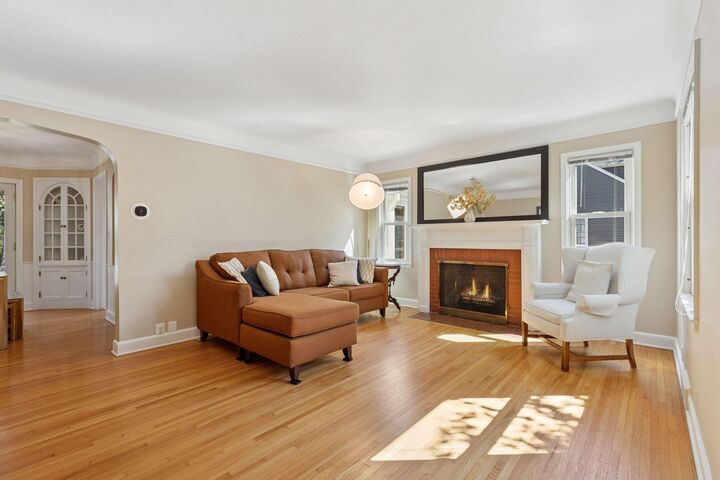 Property Photo:  3750 Hubbard Avenue N  MN 55422 