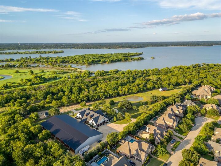 Property Photo: 5000 T W King Road TX 76092