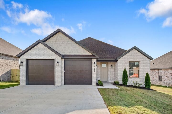 103 S Eagle Mountain Street  Prairie Grove AR 72753 photo