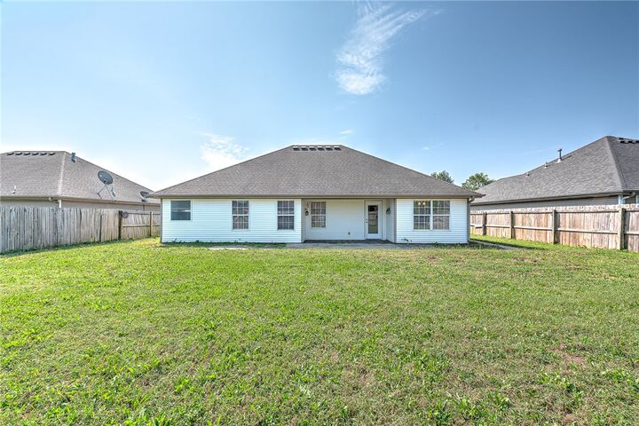 Property Photo: 1301 E Courage Lane AR 72761