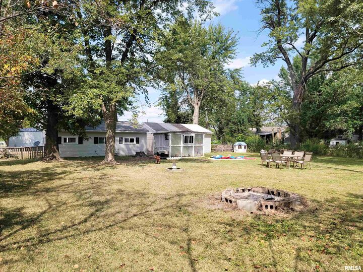 Property Photo: 595 West Street IL 62858
