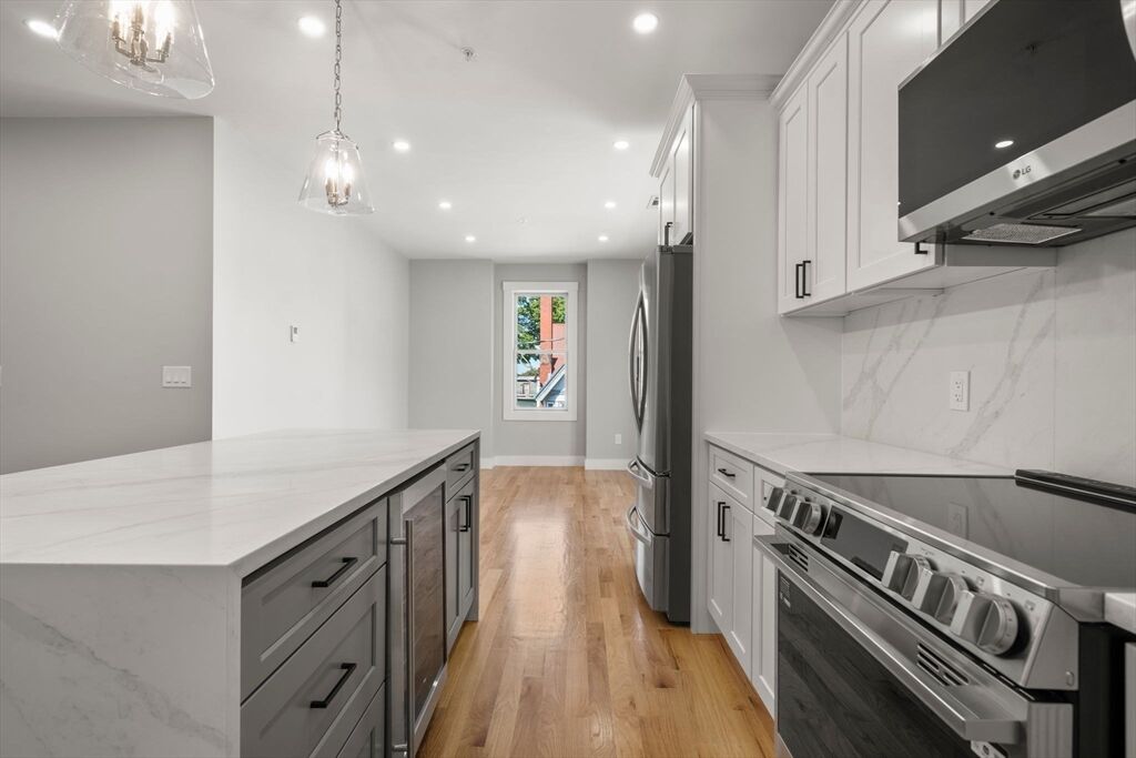 Property Photo:  60 Stanley St 102  MA 02125 