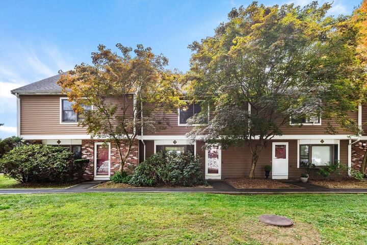 Property Photo:  4 Anderson Way 2  MA 02148 