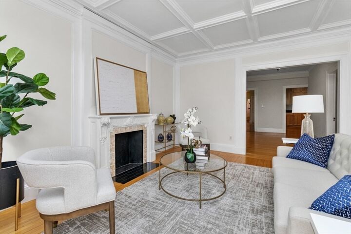 Property Photo: 569 Franklin St 3 MA 02176