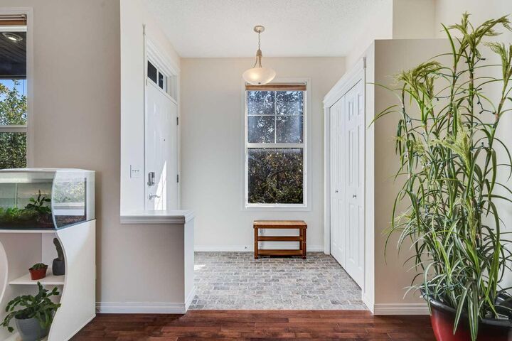 Property Photo:  2066 New Brighton Gardens SE  AB T2Z 0B6 