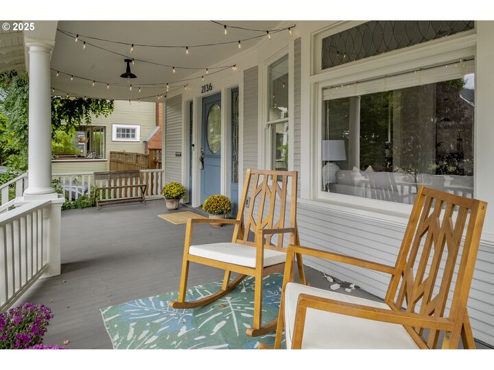Property Photo:  2136 NE 9th Ave  OR 97212 