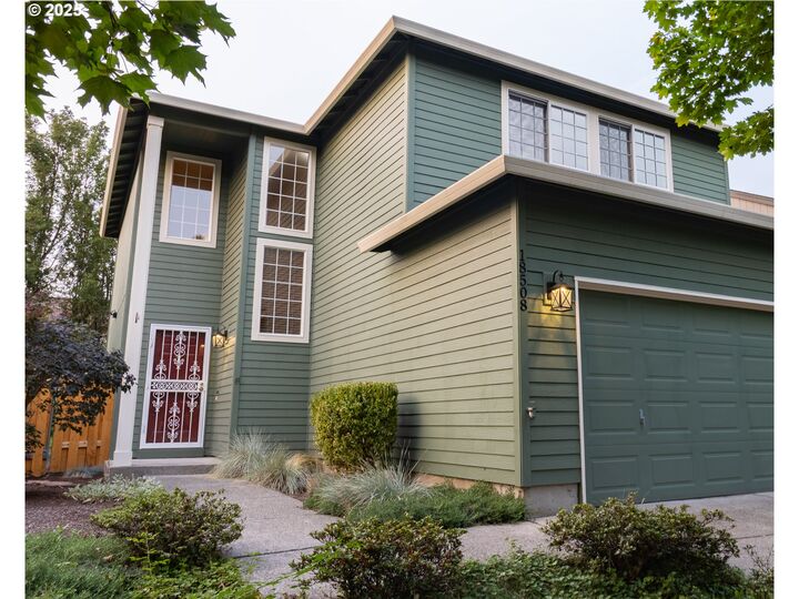 Property Photo:  18508 SE 19th Way  WA 98683 