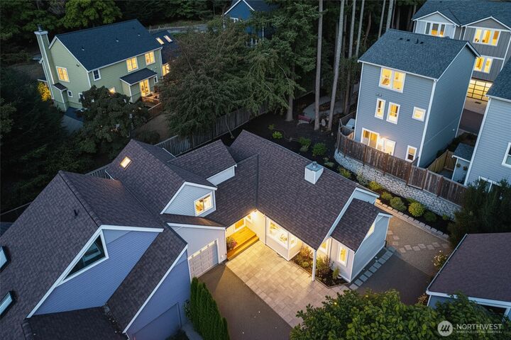 Property Photo:  645  Madison Avenue N  WA 98110 